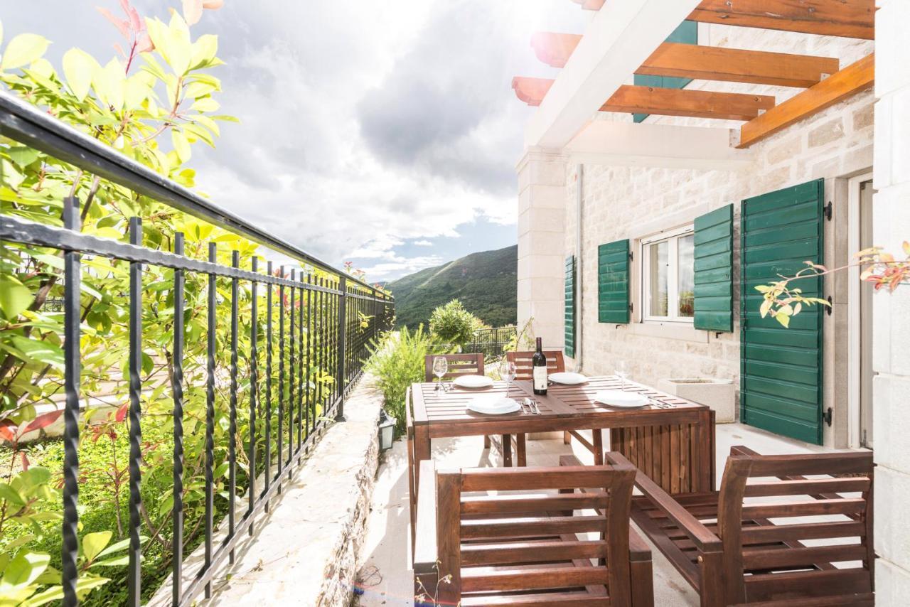 Villa Lavender House With Shared Pool à Herceg Novi Extérieur photo